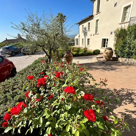 לינה וארוחת בוקר Corteviva Boutique 4*